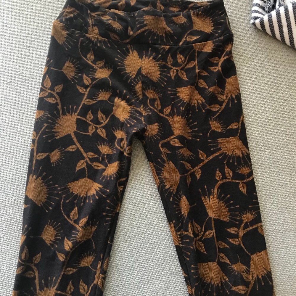 Lula Roe One Size Leggings